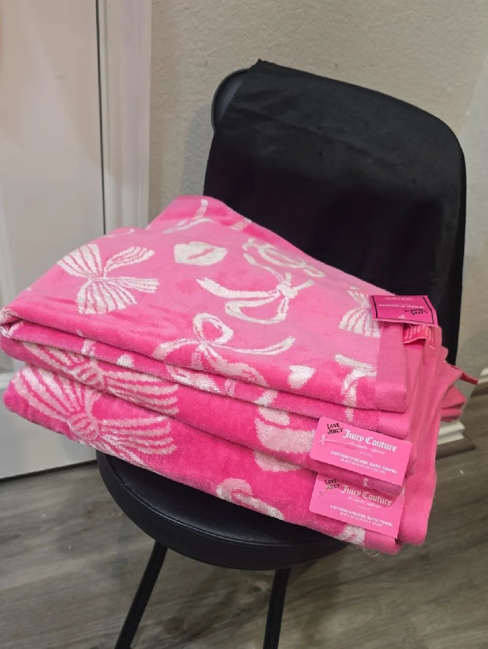 Juicy Couture Home Lips & Bows Bath & Hand Towel Set